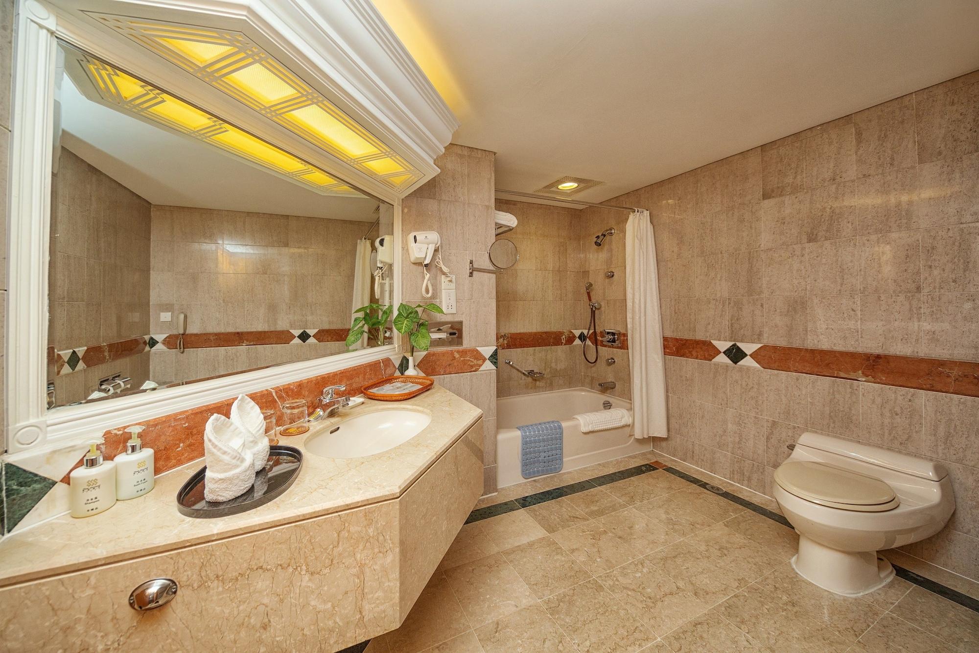 Hotel Silverland Дунгуань Экстерьер фото