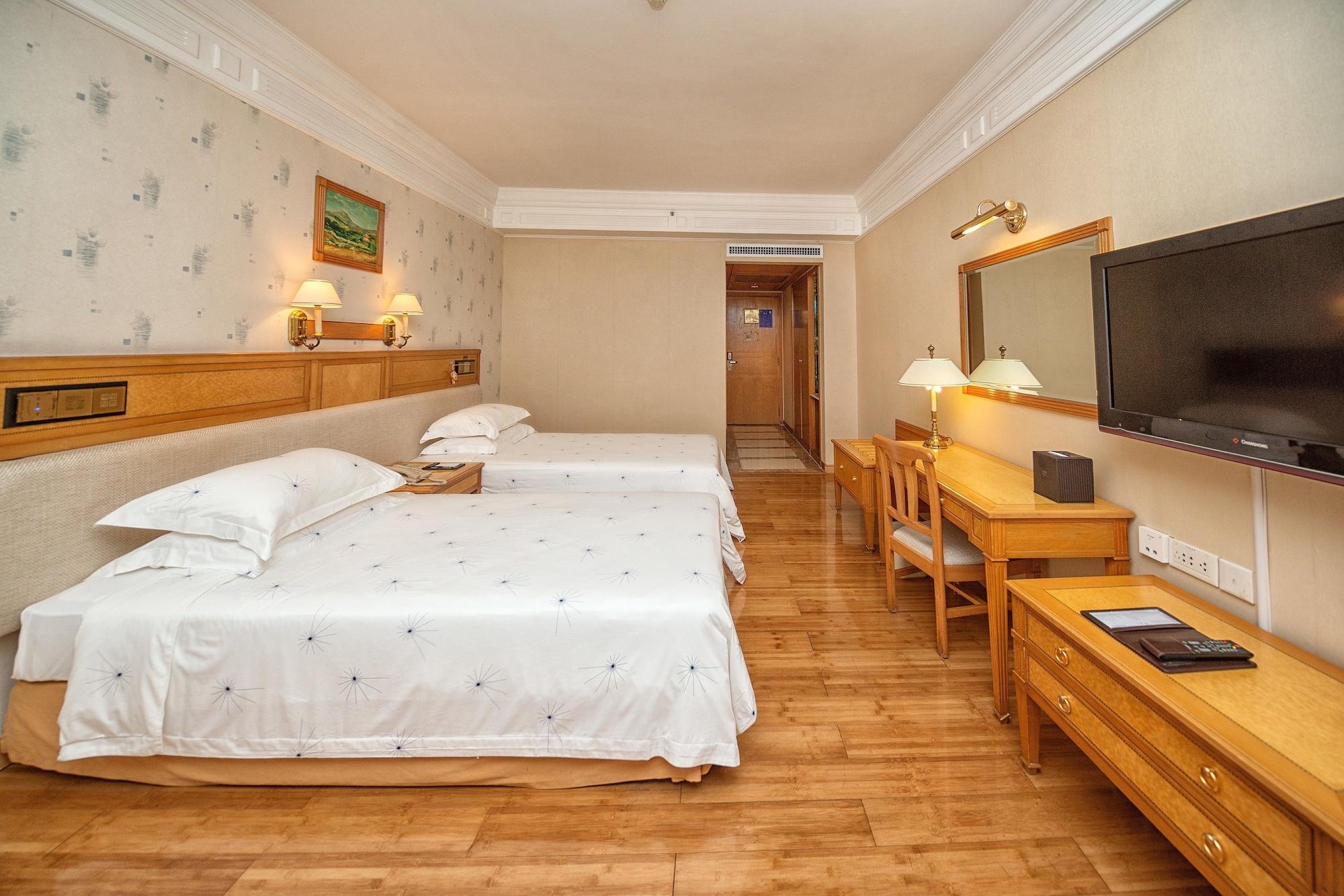 Hotel Silverland Дунгуань Экстерьер фото