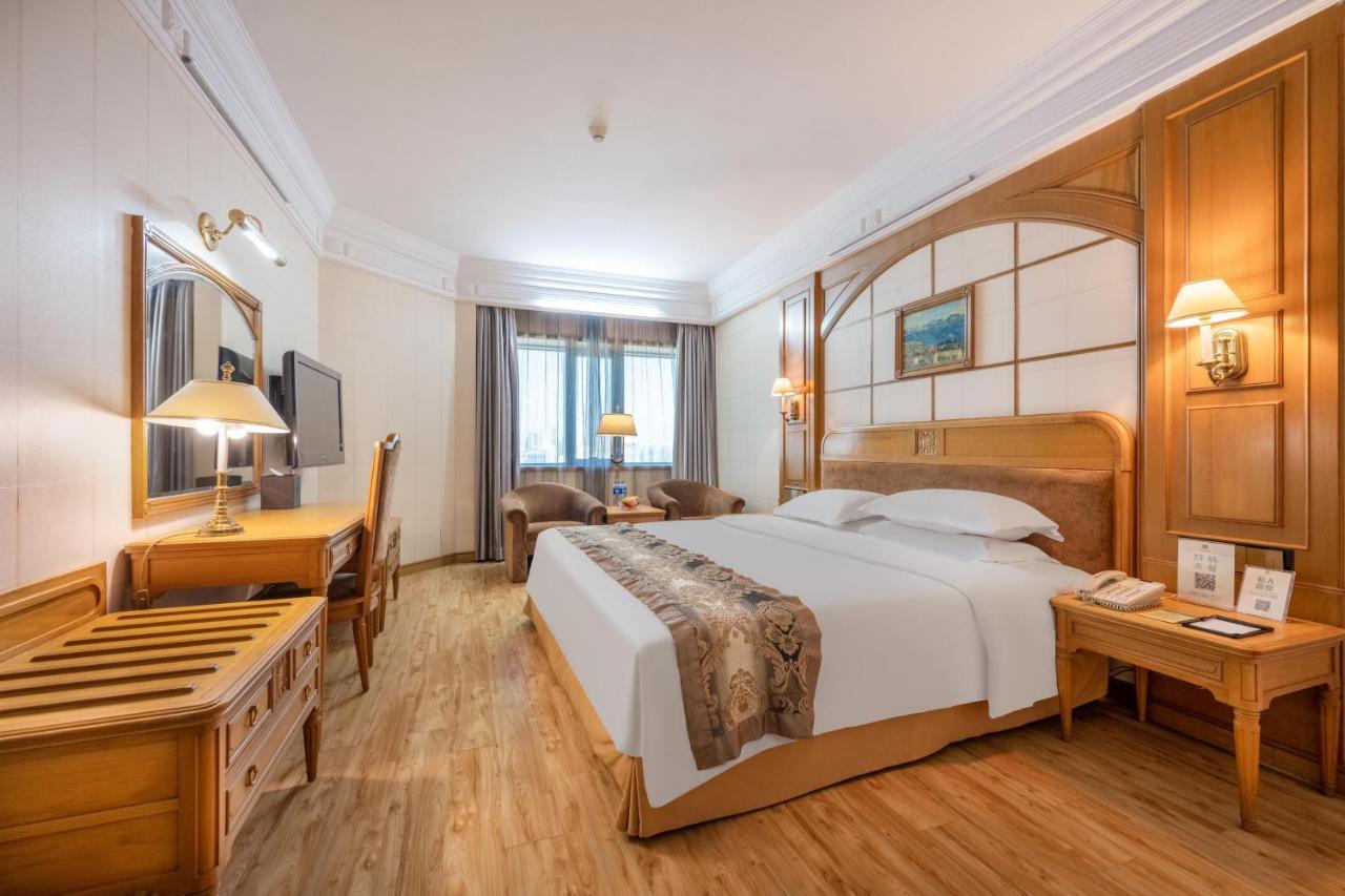 Hotel Silverland Дунгуань Экстерьер фото