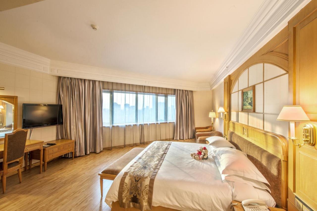 Hotel Silverland Дунгуань Экстерьер фото